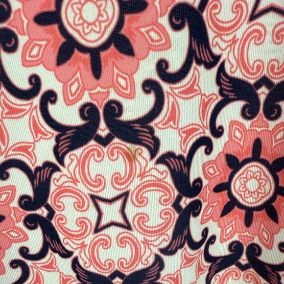 Lands' End Pink Black Floral Geometric Print Short Sleeve Rash Guard Swim Shirt - Picture 5 of 9